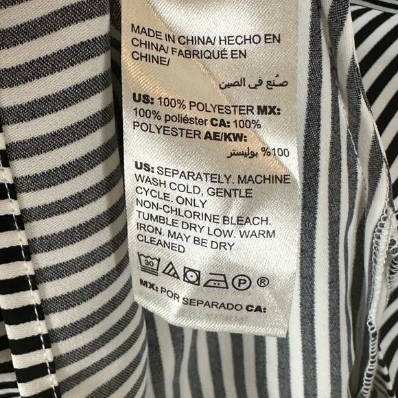 Chicos NWT Black and White Petite Striped Mock Neck Blouse - Picture 6 of 8